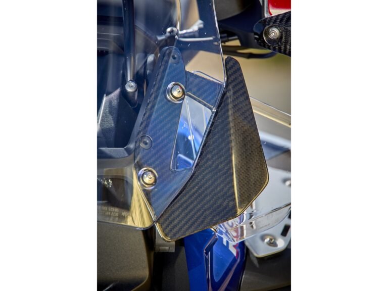 WIND DEFLECTOR INSTALLED LEFT