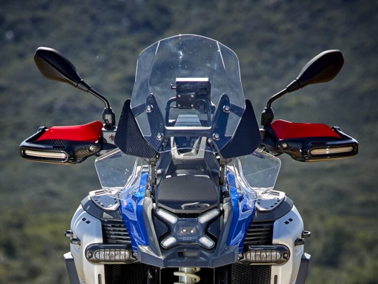 WIND DEFLECTOR KIT INSTALLED